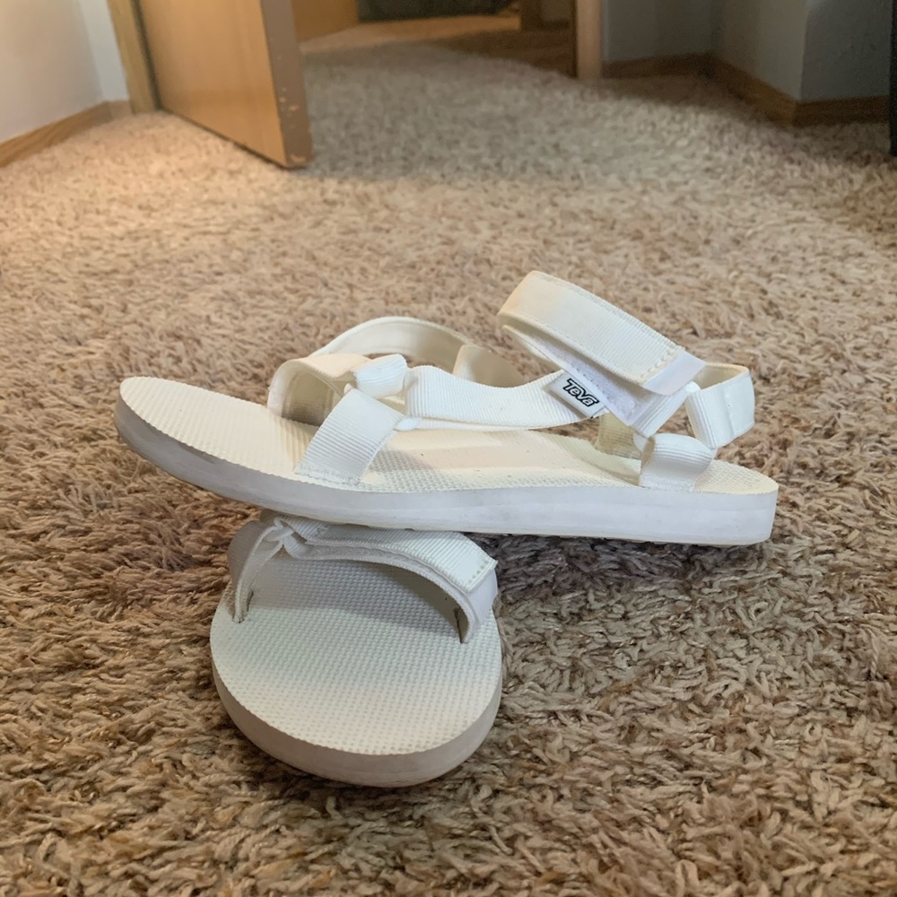 White Tevas